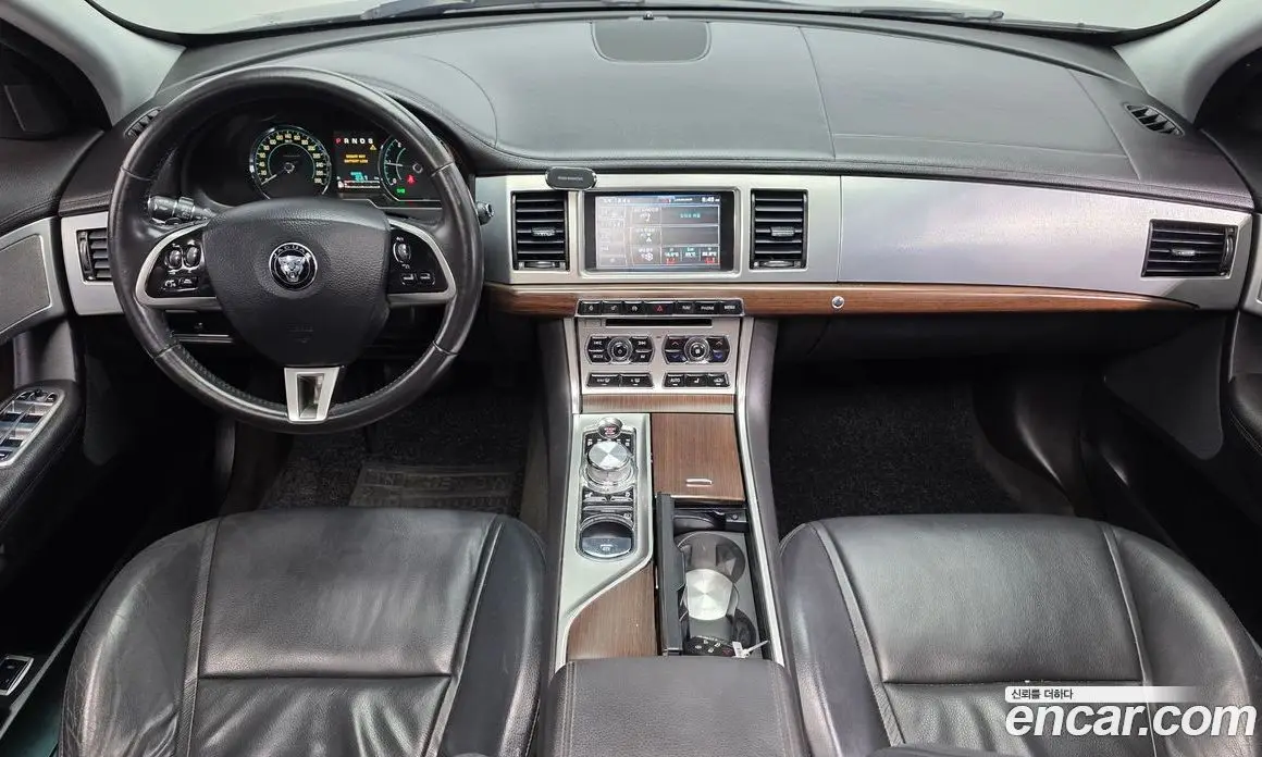 Jaguar XF 2015 2.2 автомат (гидро), фото 7 Jaguar XF 2015 2.2 автомат (гидро), фото 7