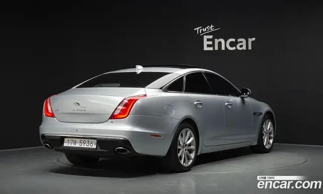 Jaguar XJ 2018 3.0 автомат (гидро), миниатюра 2 Jaguar XJ 2018 3.0 автомат (гидро), миниатюра 2