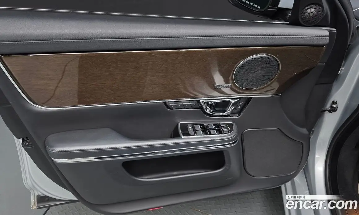 Jaguar XJ 2018 3.0 автомат (гидро), фото 14 Jaguar XJ 2018 3.0 автомат (гидро), фото 14