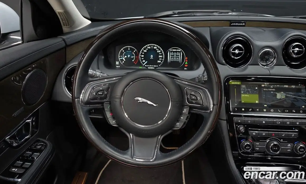 Jaguar XJ 2018 3.0 автомат (гидро), фото 19 Jaguar XJ 2018 3.0 автомат (гидро), фото 19