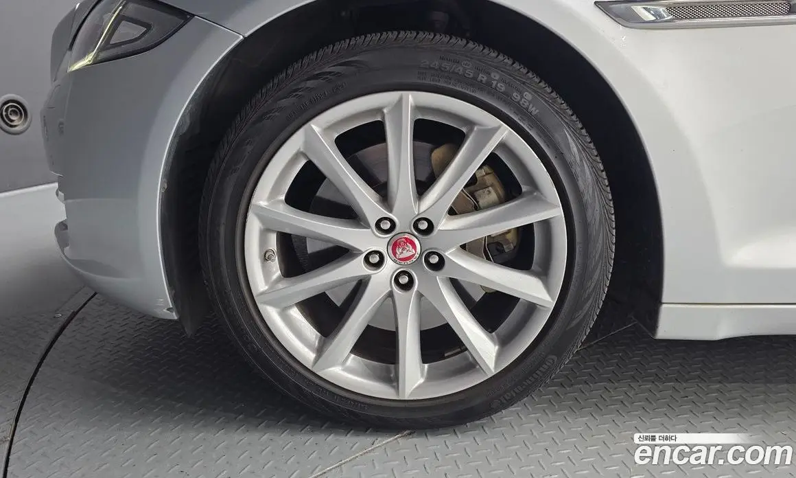Jaguar XJ 2018 3.0 автомат (гидро), фото 5 Jaguar XJ 2018 3.0 автомат (гидро), фото 5