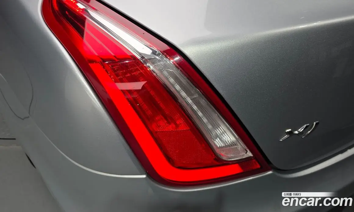 Jaguar XJ 2018 3.0 автомат (гидро), фото 9 Jaguar XJ 2018 3.0 автомат (гидро), фото 9