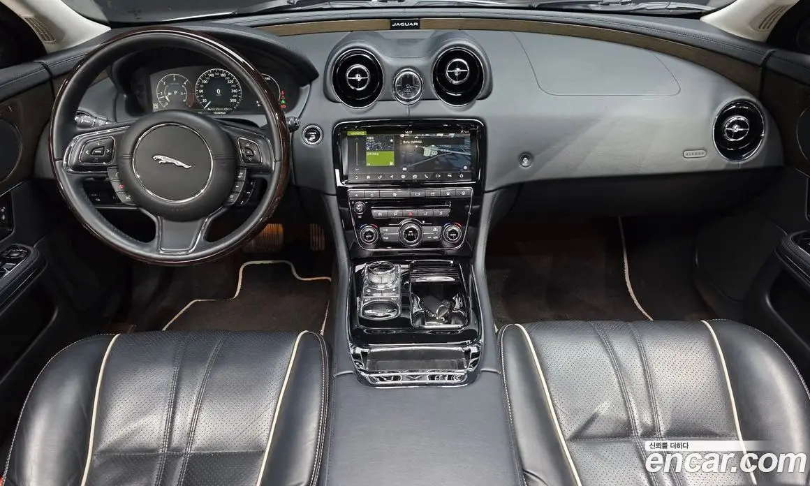 Jaguar XJ 2018 3.0 автомат (гидро), фото 10 Jaguar XJ 2018 3.0 автомат (гидро), фото 10