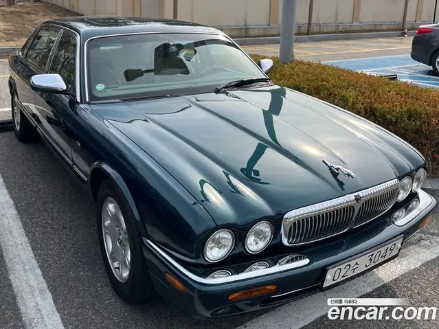 Jaguar XJ-8, 2002, 156 000 км Jaguar XJ-8, 2002, 156 000 км