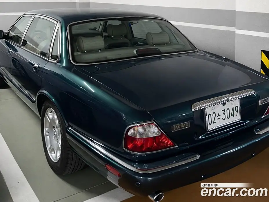 Jaguar XJ-8 2002 4.0 автомат (гидро), фото 2 Jaguar XJ-8 2002 4.0 автомат (гидро), фото 2