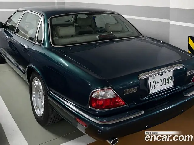 Jaguar XJ-8 2002 4.0 автомат (гидро), миниатюра 2 Jaguar XJ-8 2002 4.0 автомат (гидро), миниатюра 2