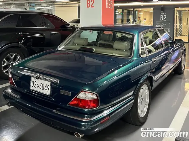Jaguar XJ-8 2002 4.0 автомат (гидро), миниатюра 4 Jaguar XJ-8 2002 4.0 автомат (гидро), миниатюра 4