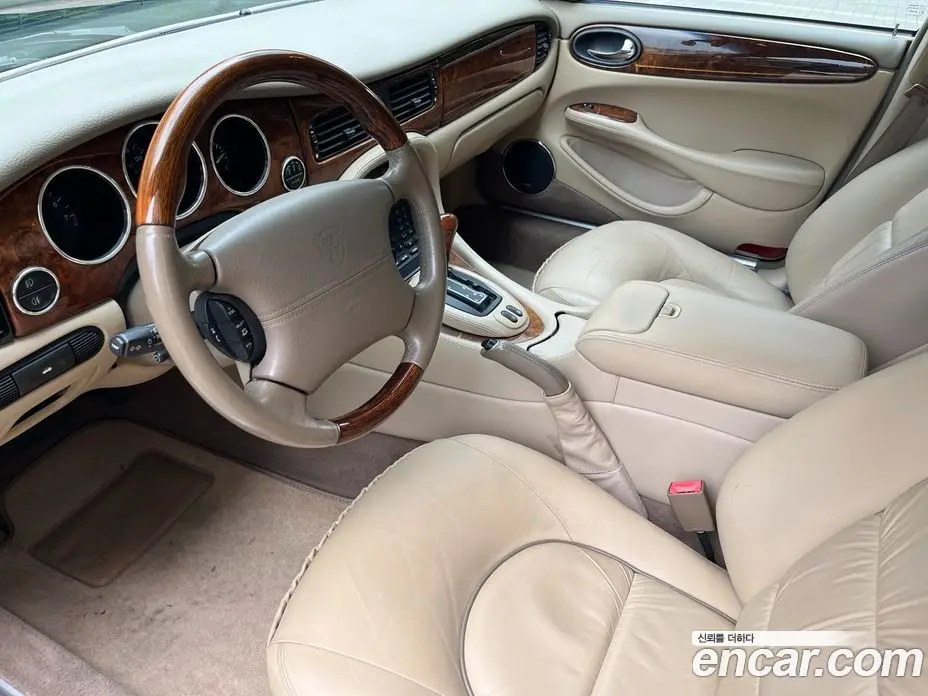 Jaguar XJ-8 2002 4.0 автомат (гидро), фото 6 Jaguar XJ-8 2002 4.0 автомат (гидро), фото 6