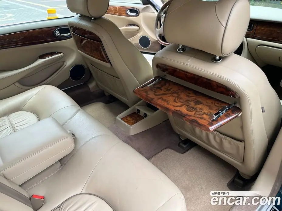 Jaguar XJ-8 2002 4.0 автомат (гидро), фото 8 Jaguar XJ-8 2002 4.0 автомат (гидро), фото 8