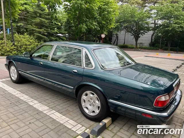 Jaguar XJ-8 2002 4.0 автомат (гидро), миниатюра 10 Jaguar XJ-8 2002 4.0 автомат (гидро), миниатюра 10