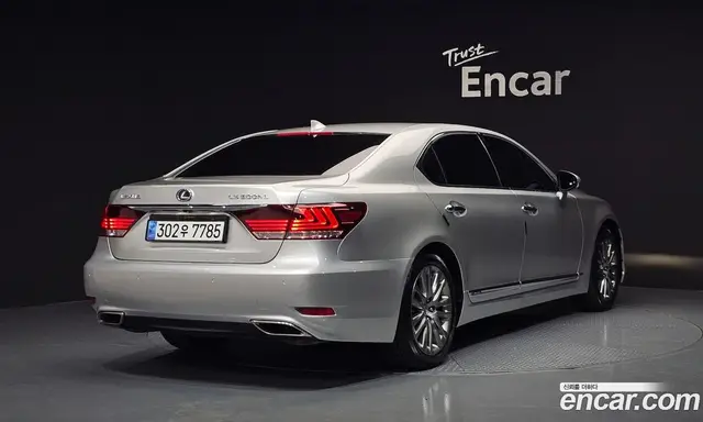 Lexus LS 2014 5.0 автомат (гидро), миниатюра 2