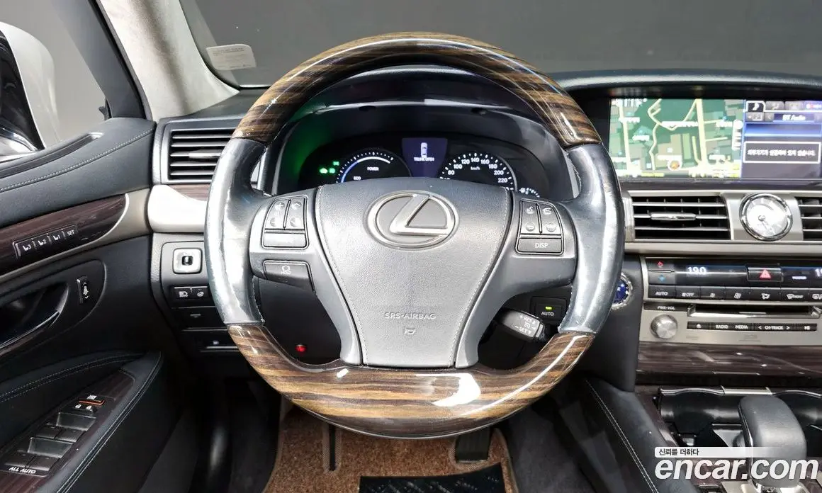 Lexus LS 2014 5.0 автомат (гидро), фото 12