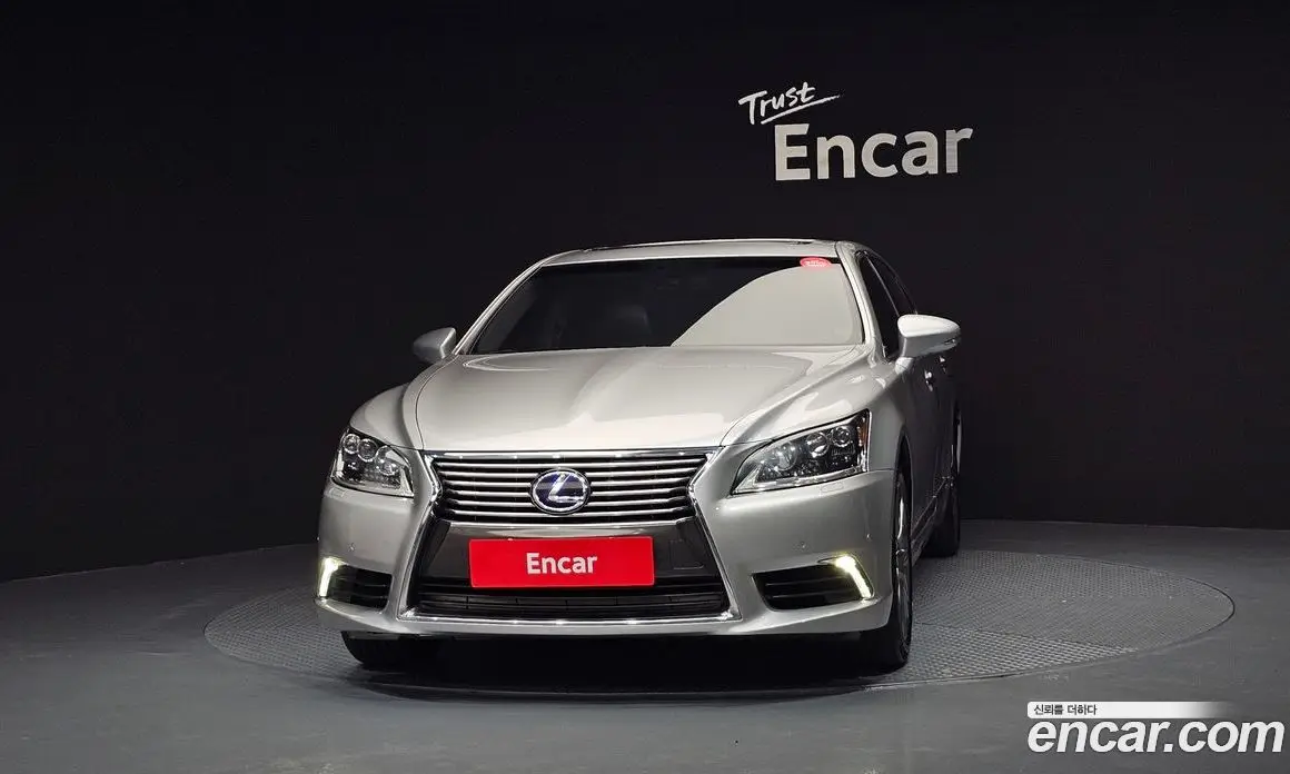Lexus LS 2014 5.0 автомат (гидро), фото 3