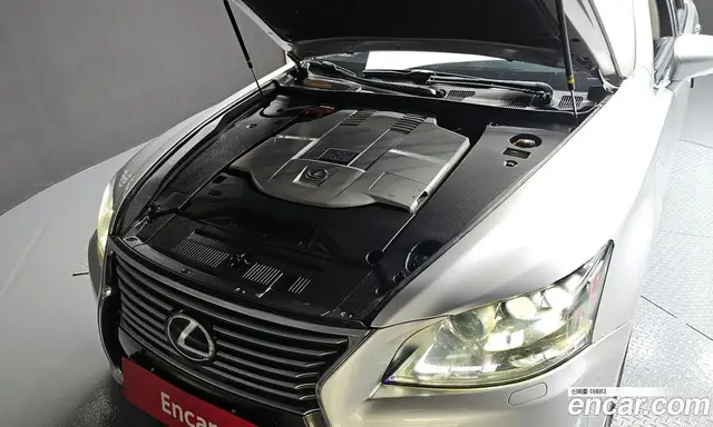 Lexus LS 2014 5.0 автомат (гидро), миниатюра 6