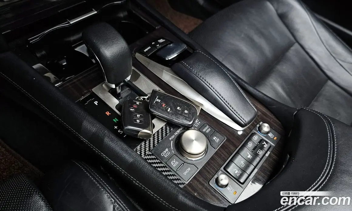 Lexus LS 2014 5.0 автомат (гидро), фото 9