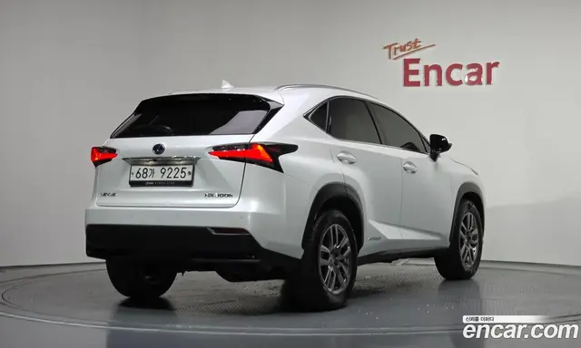 Lexus NX 2015 2.5 автомат (гидро), миниатюра 2