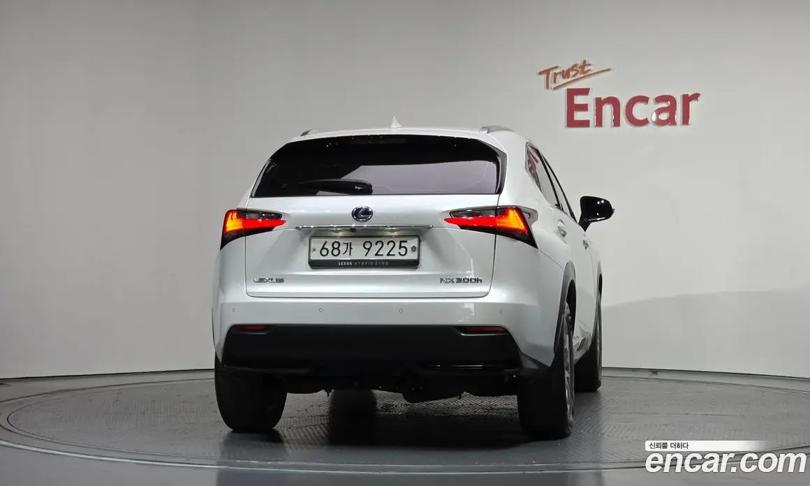 Lexus NX 2015 2.5 автомат (гидро), фото 4