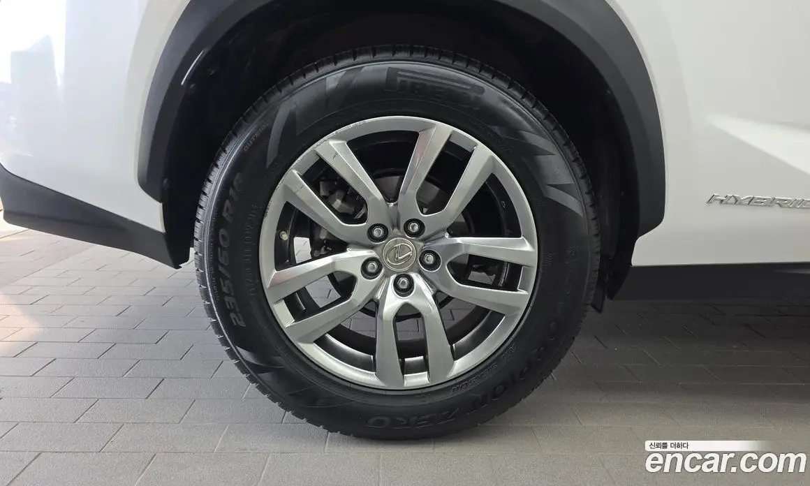 Lexus NX 2015 2.5 автомат (гидро), фото 5