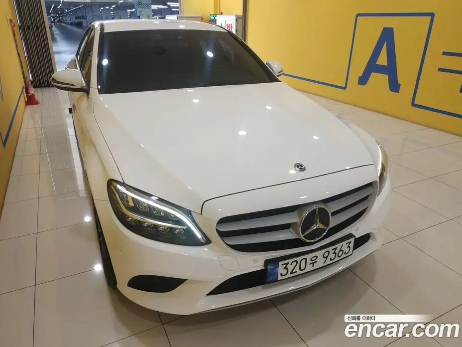 Mercedes-Benz C-Class 2019 2.0 гидро, фото 3