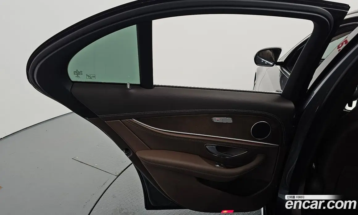 Mercedes-Benz E-Class 2019 1.9 гидро, фото 15 Mercedes-Benz E-Class 2019 1.9 гидро, фото 15
