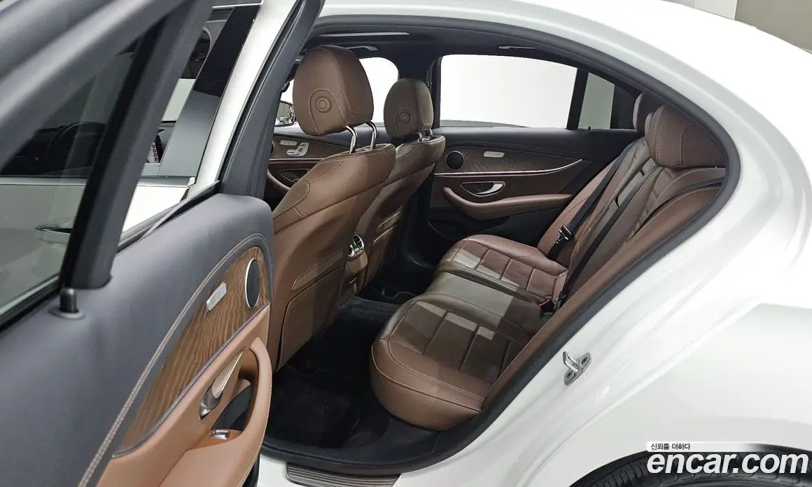Mercedes-Benz E-Class 2021 2.0 автомат (гидро), фото 25