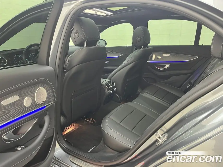 Mercedes-Benz E-Class 2022 2.0 гидро, фото 13