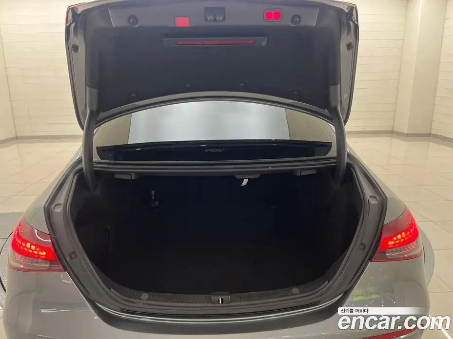 Mercedes-Benz E-Class 2022 2.0 гидро, фото 18