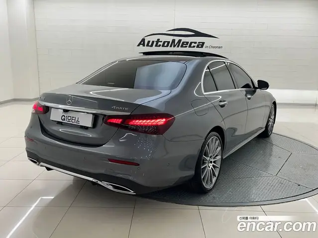 Mercedes-Benz E-Class 2022 2.0 гидро, миниатюра 4