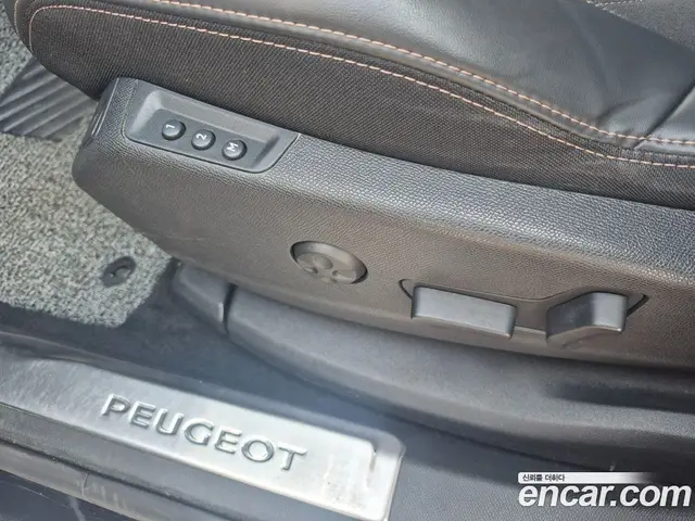 Peugeot 3008 2018 2.0 автомат (гидро), миниатюра 12