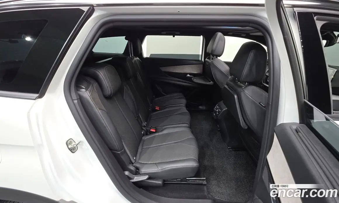 Peugeot 5008 2022 1.2 автомат (гидро), фото 23