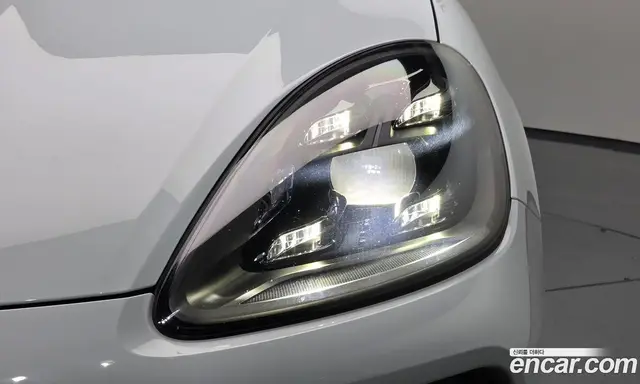 Porsche Cayenne 2023 3.0 автомат (гидро), миниатюра 7