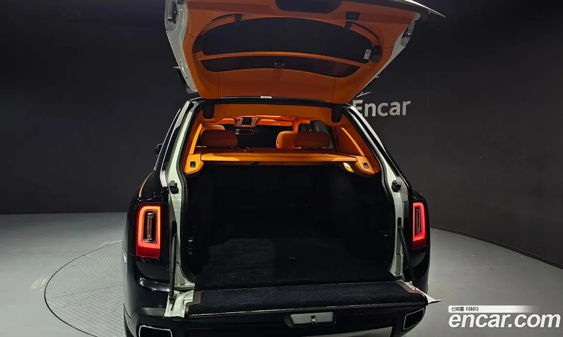 Rolls-Royce Cullinan 2022 6.7 автомат (гидро), фото 16 Rolls-Royce Cullinan 2022 6.7 автомат (гидро), фото 16