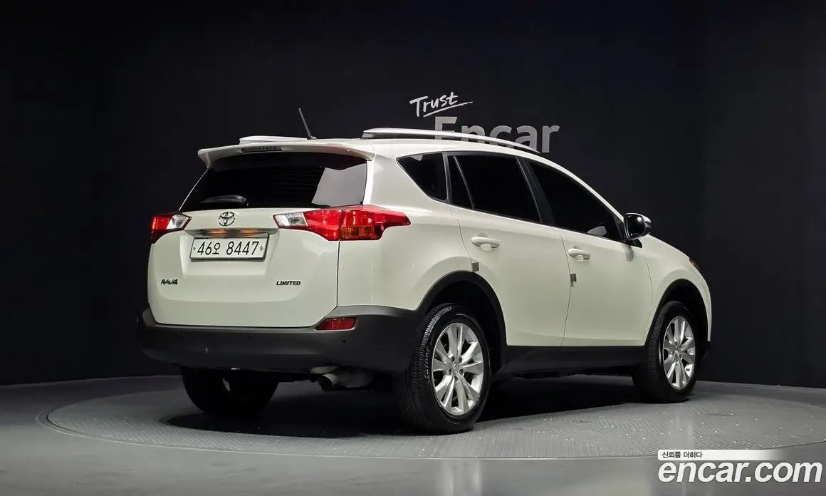 Toyota RAV4 2014 2.5 автомат (гидро), фото 2 Toyota RAV4 2014 2.5 автомат (гидро), фото 2