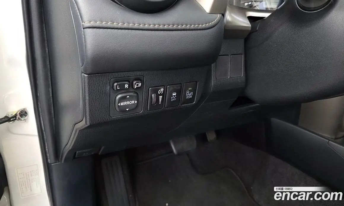 Toyota RAV4 2014 2.5 автомат (гидро), фото 16 Toyota RAV4 2014 2.5 автомат (гидро), фото 16