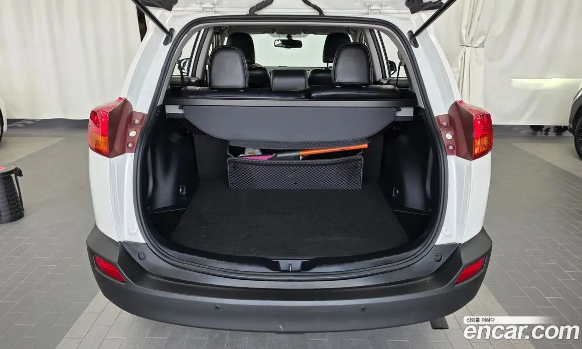 Toyota RAV4 2014 2.5 автомат (гидро), фото 20 Toyota RAV4 2014 2.5 автомат (гидро), фото 20