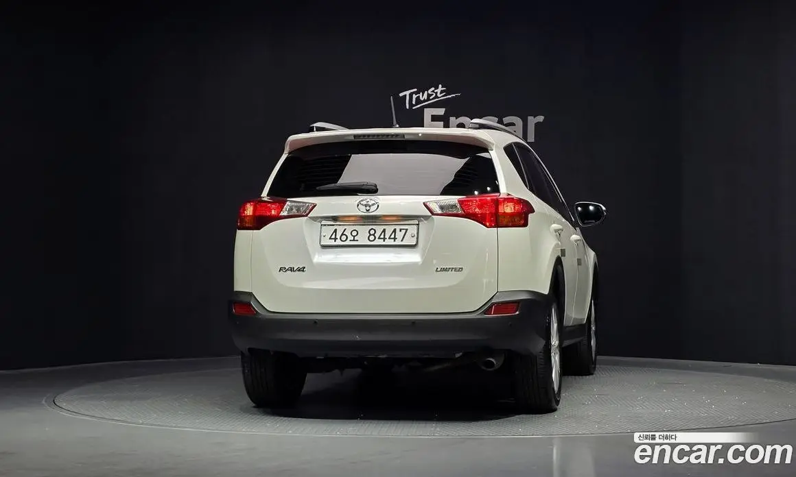 Toyota RAV4 2014 2.5 автомат (гидро), фото 4 Toyota RAV4 2014 2.5 автомат (гидро), фото 4