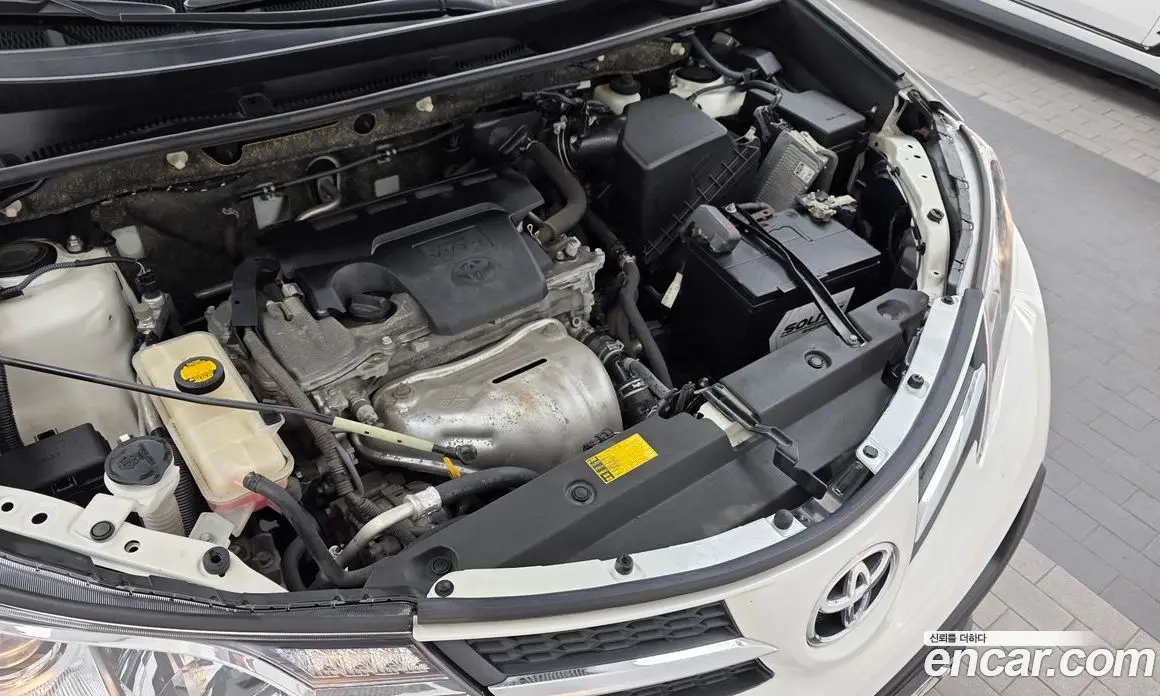 Toyota RAV4 2014 2.5 автомат (гидро), фото 6 Toyota RAV4 2014 2.5 автомат (гидро), фото 6