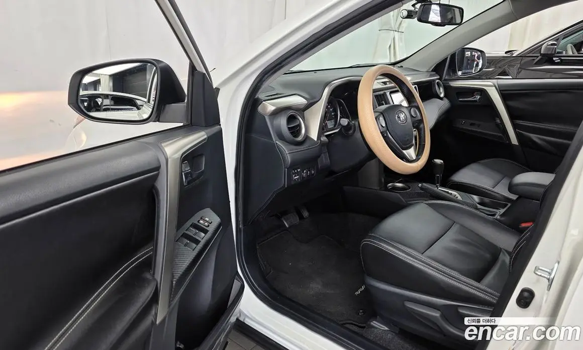 Toyota RAV4 2014 2.5 автомат (гидро), фото 10 Toyota RAV4 2014 2.5 автомат (гидро), фото 10