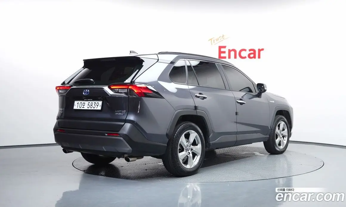Toyota RAV4 2019 2.5 автомат (гидро), фото 2 Toyota RAV4 2019 2.5 автомат (гидро), фото 2