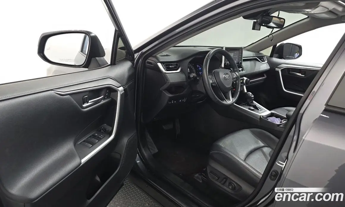 Toyota RAV4 2019 2.5 автомат (гидро), фото 13 Toyota RAV4 2019 2.5 автомат (гидро), фото 13