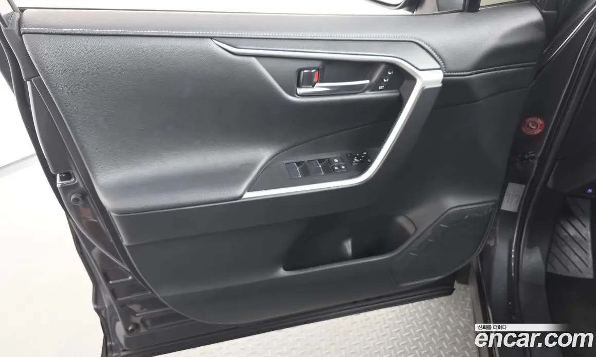 Toyota RAV4 2019 2.5 автомат (гидро), фото 14 Toyota RAV4 2019 2.5 автомат (гидро), фото 14
