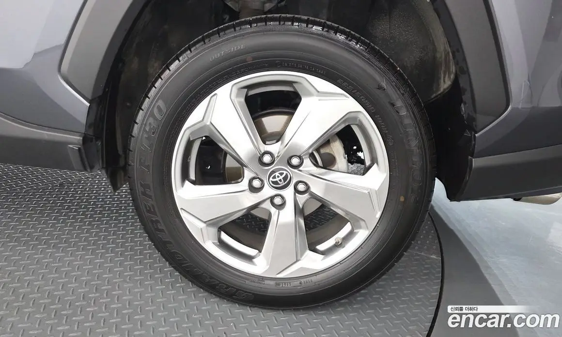 Toyota RAV4 2019 2.5 автомат (гидро), фото 7 Toyota RAV4 2019 2.5 автомат (гидро), фото 7