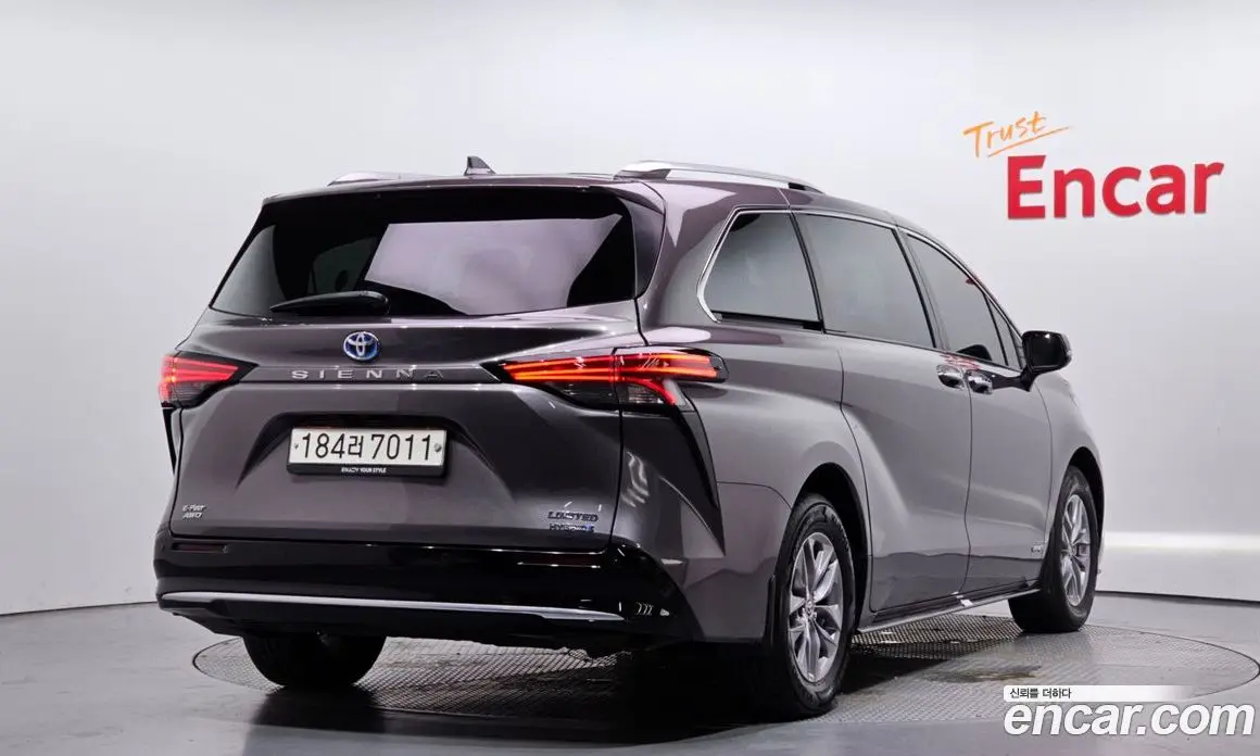 Toyota Sienna 2021 2.5 автомат (гидро), фото 2 Toyota Sienna 2021 2.5 автомат (гидро), фото 2
