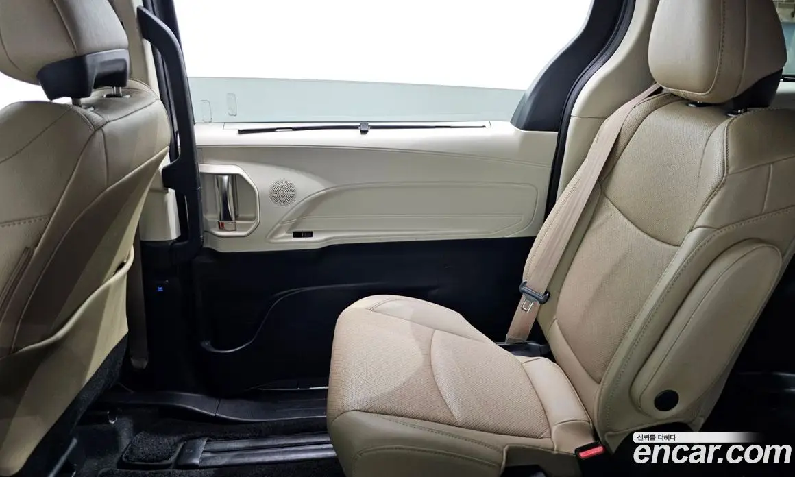 Toyota Sienna 2021 2.5 автомат (гидро), фото 15 Toyota Sienna 2021 2.5 автомат (гидро), фото 15