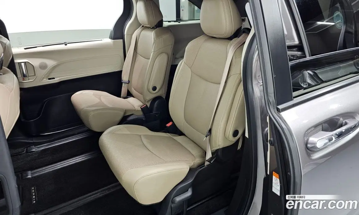 Toyota Sienna 2021 2.5 автомат (гидро), фото 17 Toyota Sienna 2021 2.5 автомат (гидро), фото 17