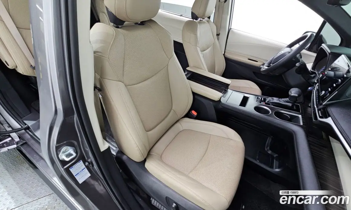 Toyota Sienna 2021 2.5 автомат (гидро), фото 19 Toyota Sienna 2021 2.5 автомат (гидро), фото 19