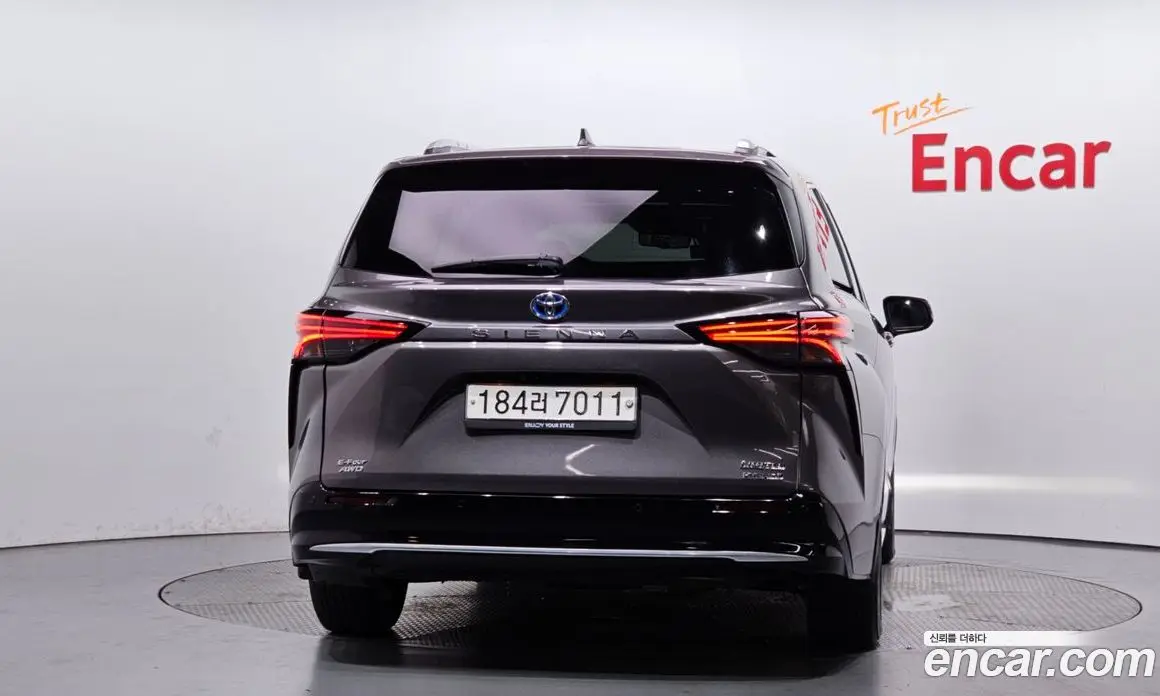 Toyota Sienna 2021 2.5 автомат (гидро), фото 4 Toyota Sienna 2021 2.5 автомат (гидро), фото 4