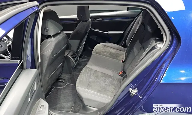 Volkswagen Golf 2023 2.0 автомат (гидро), миниатюра 11