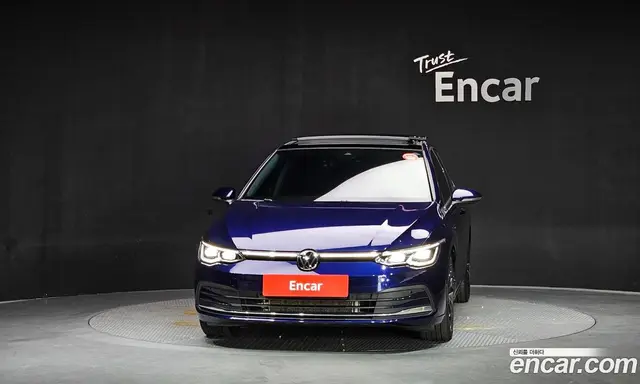 Volkswagen Golf 2023 2.0 автомат (гидро), миниатюра 3