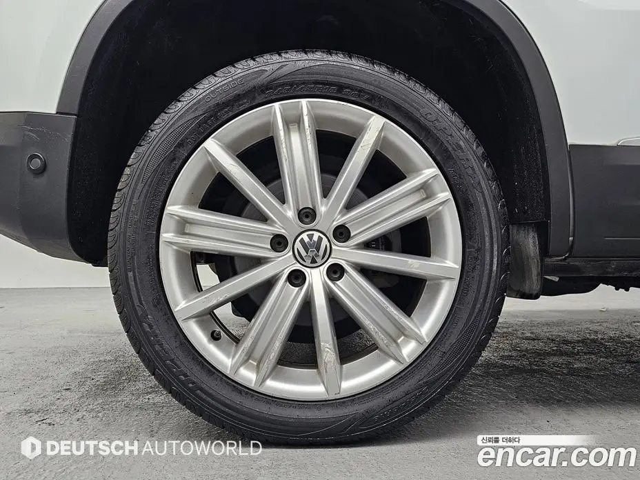 Volkswagen Tiguan 2015 2.0 автомат (гидро), фото 5
